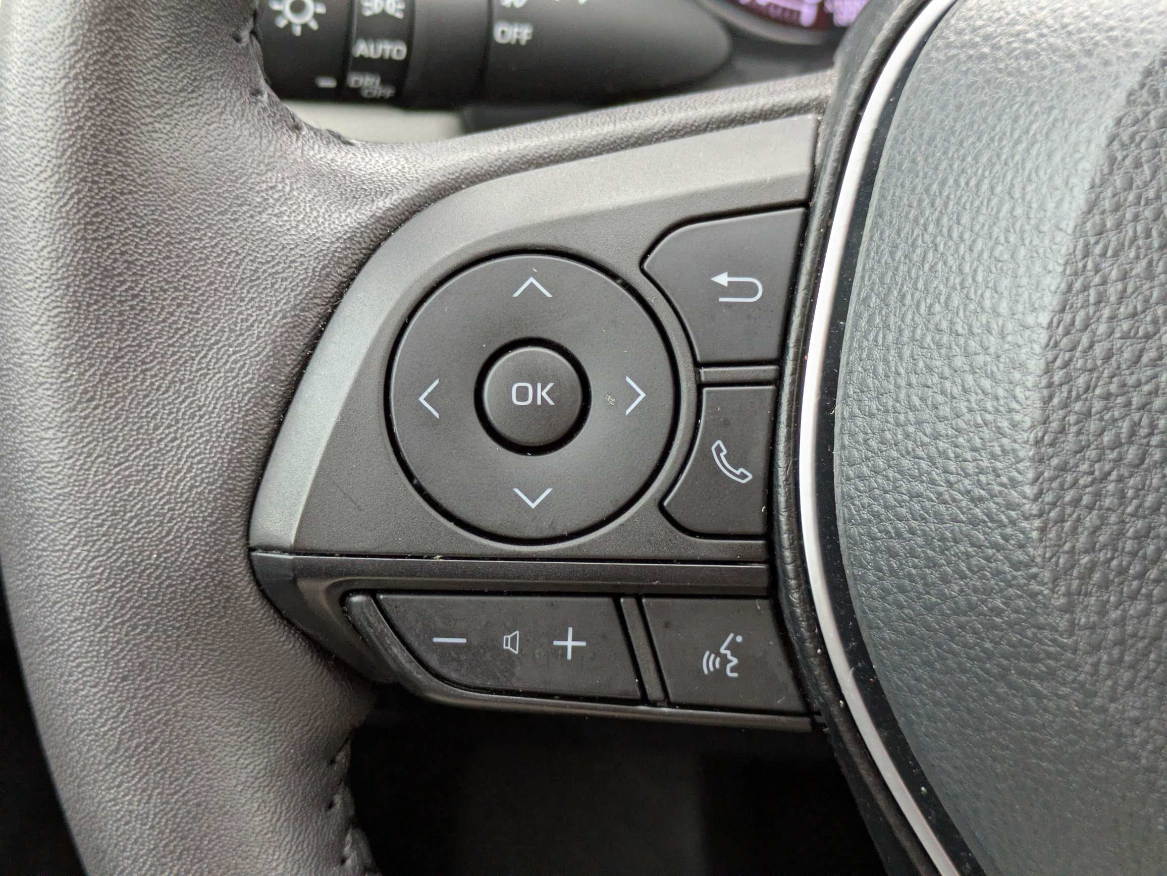 Used 2024 Pearl Toyota XLE Premium image 24