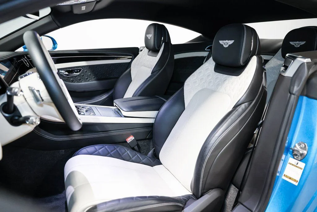 Used 2020 Blue Bentley V8 image 27