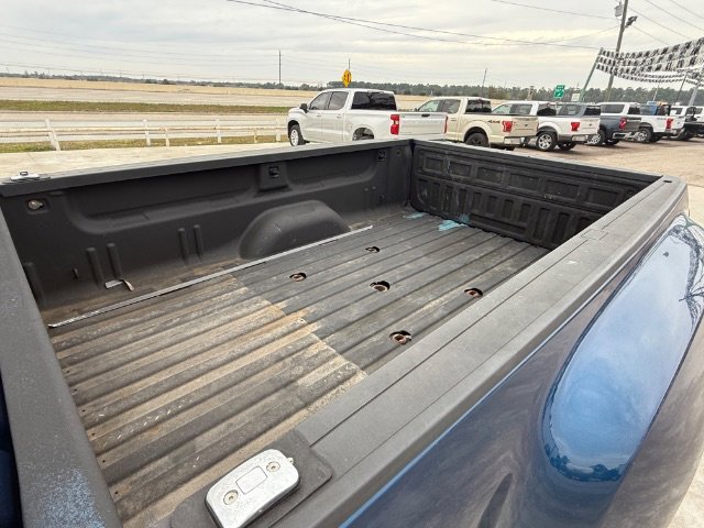 Used 2017 Deep Ocean Blue Metallic Chevrolet High Country image 9