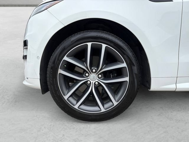 Used 2023  Land Rover SE Dynamic image 24