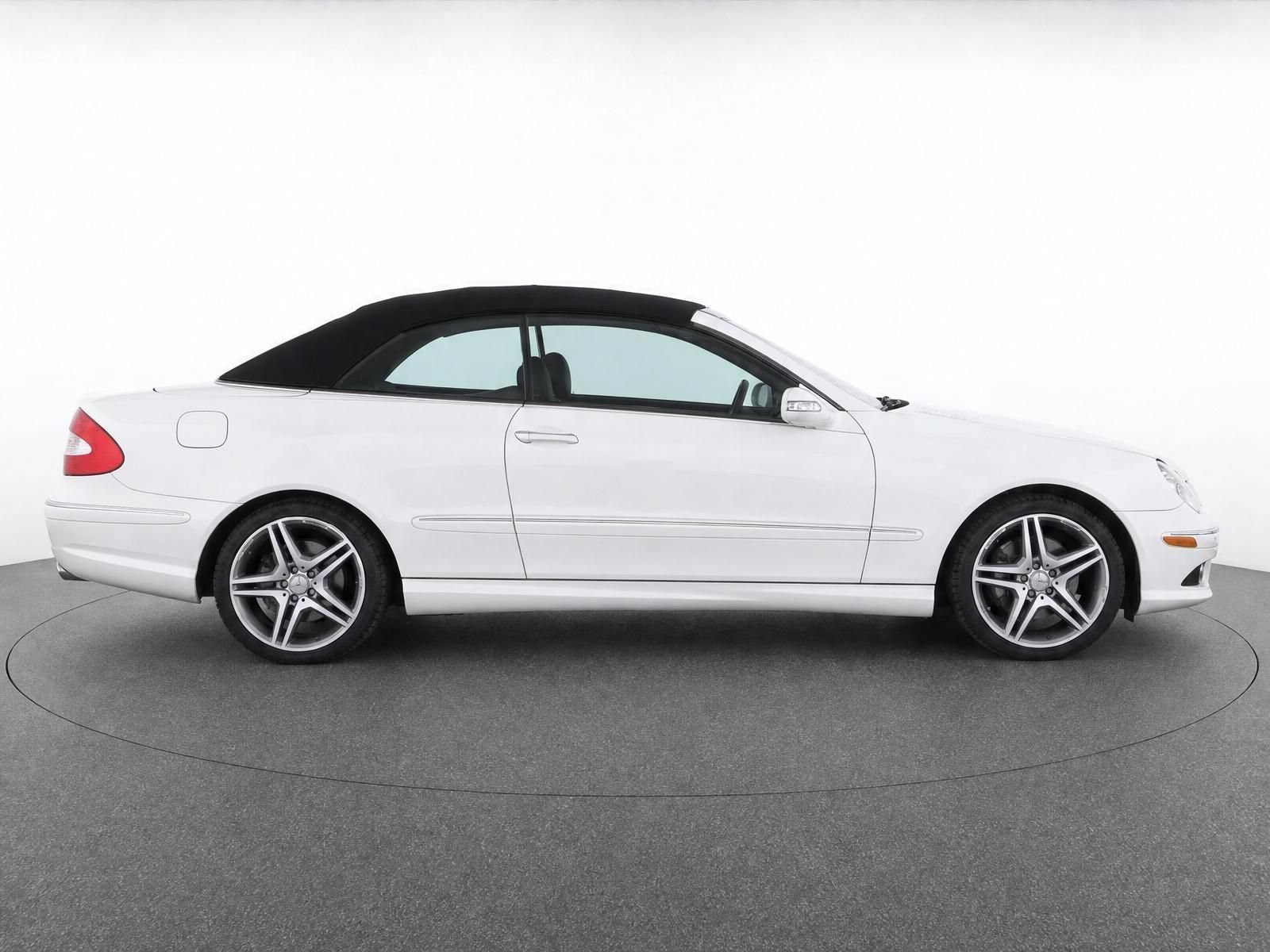 Used 2009 Arctic White Mercedes-Benz CLK 350 image 6