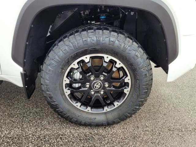 2025 Toyota Tundra SR5 - Photo 9