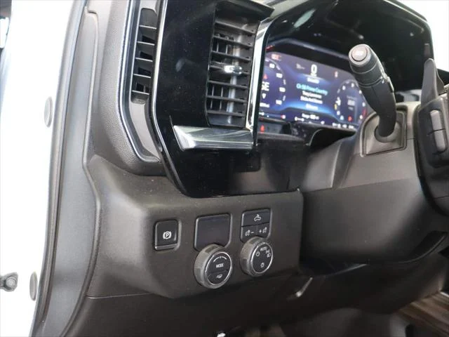 2025 Chevrolet Silverado 1500 LT - Photo 14