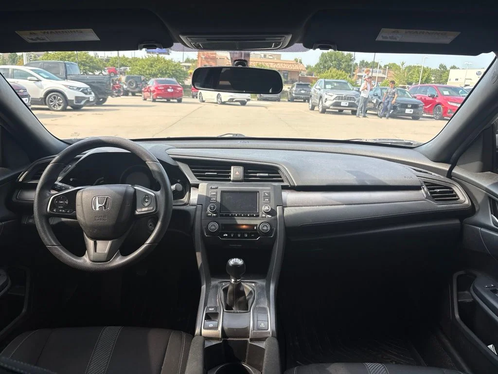 Used 2018 Silver Honda LX image 37