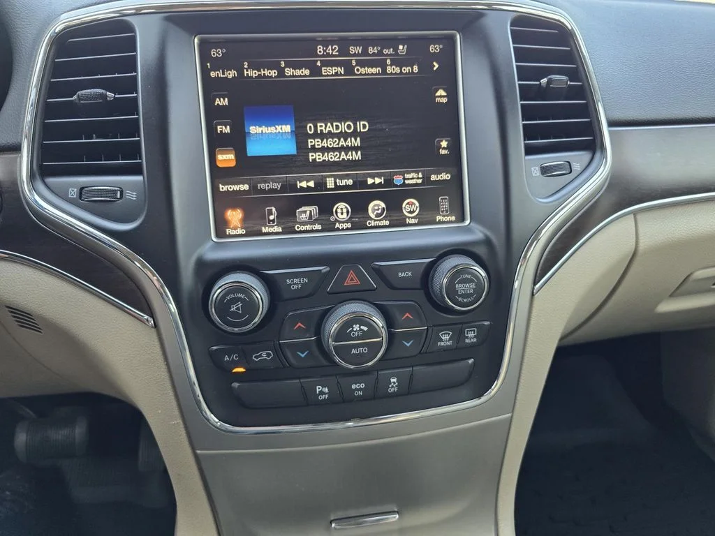 Used 2015 Silver Jeep Limited image 15