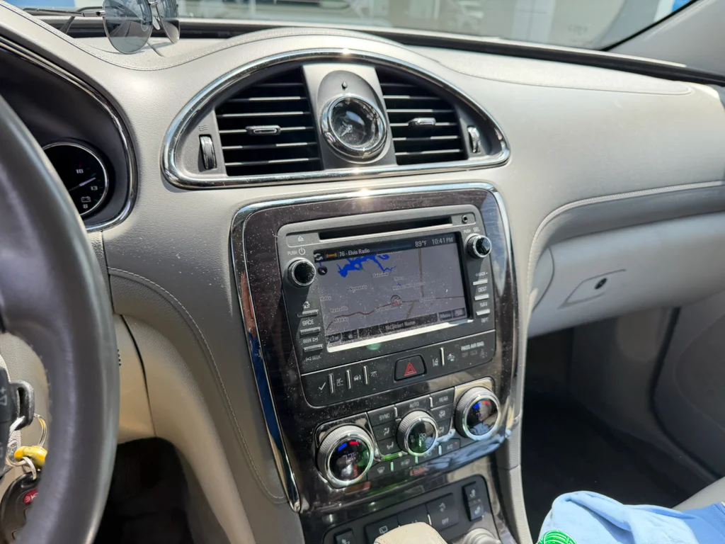 Used 2017 WHITE FROST TRICOAT Buick Leather image 6
