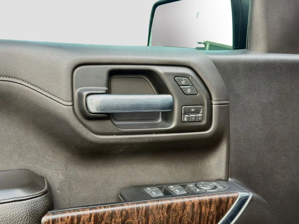 Used 2019 Onyx Black GMC Denali image 18