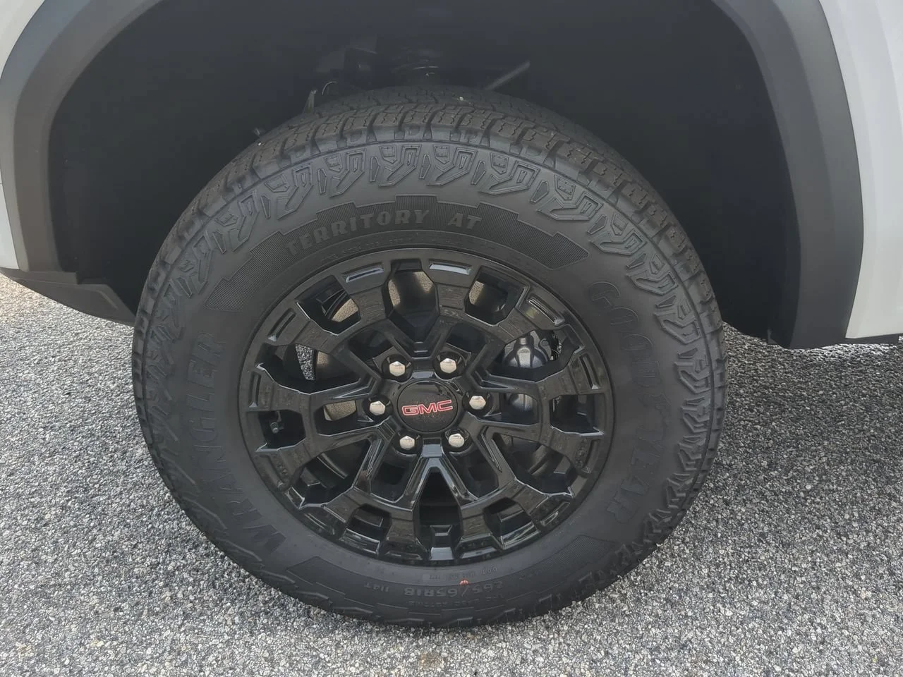 New 2026 Summit White GMC Elevation image 31