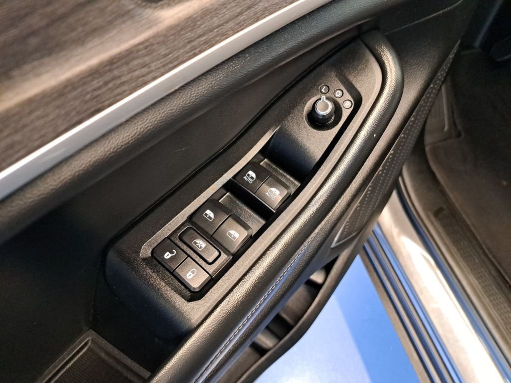 Used 2022 Gray Jeep Limited image 13