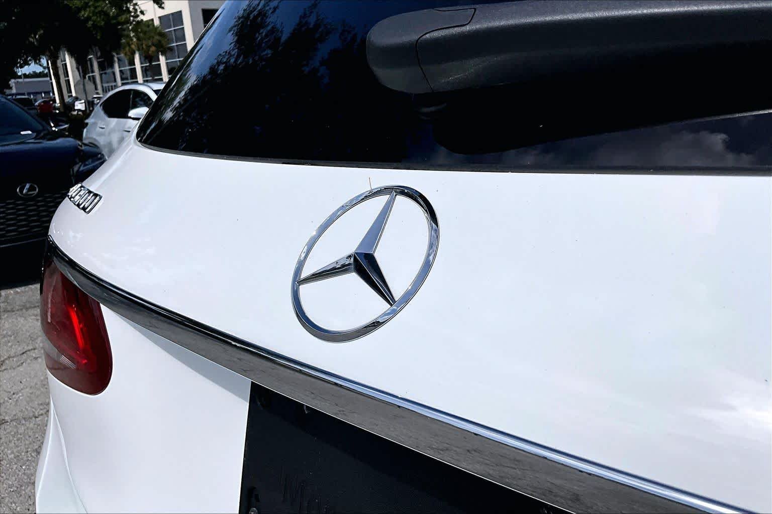 Used 2019 Polar White Mercedes-Benz GLC 300 image 31