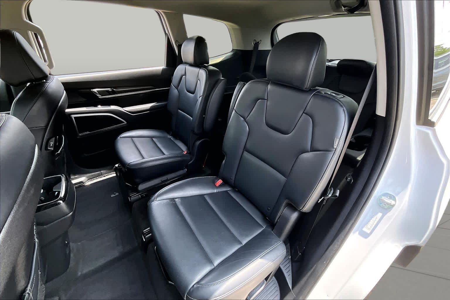 Used 2025 Glacial White Pearl Kia S image 18