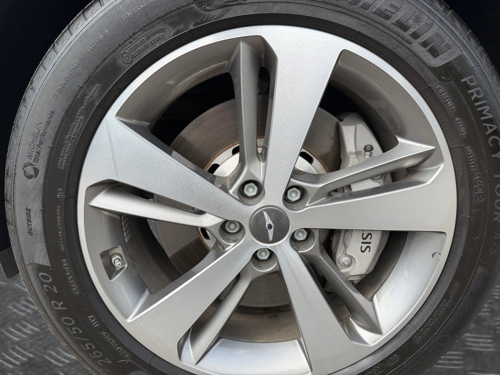 Used 2024 Makalu Gray Genesis 3.5T Advanced image 9