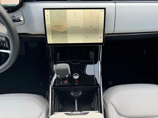 New 2026 Ostuni Pearl White LAND ROVER SE image 27
