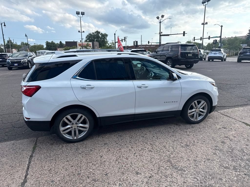 Used 2018 SUMMIT WHITE Chevrolet Premier image 11
