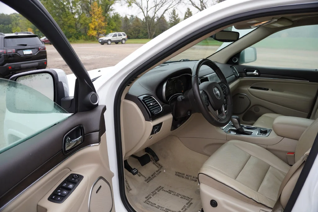 Certified Used 2021 White Jeep Overland image 14