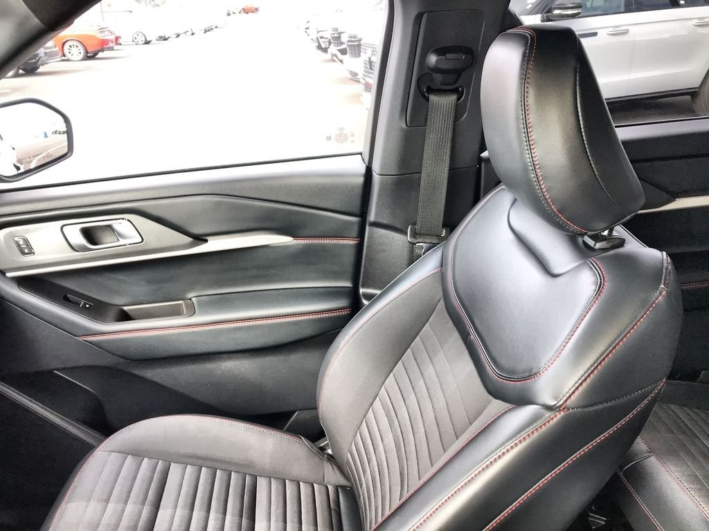 Used 2025 Black Ford ST-Line image 24