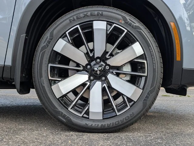 New 2026 Moonstone Gray Metallic Mitsubishi SE S-AWC image 3