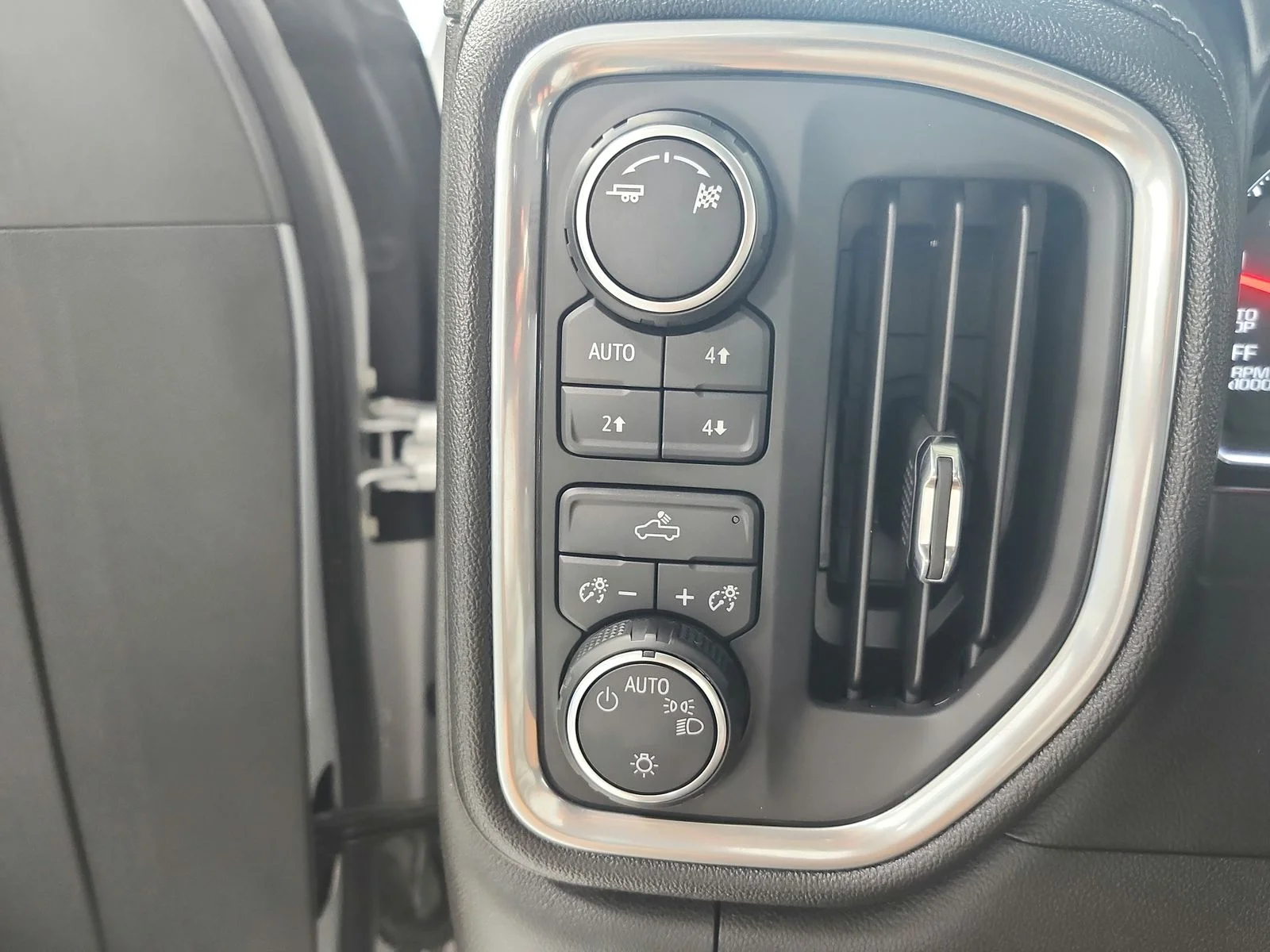 Used 2019 Silver Chevrolet LT image 24