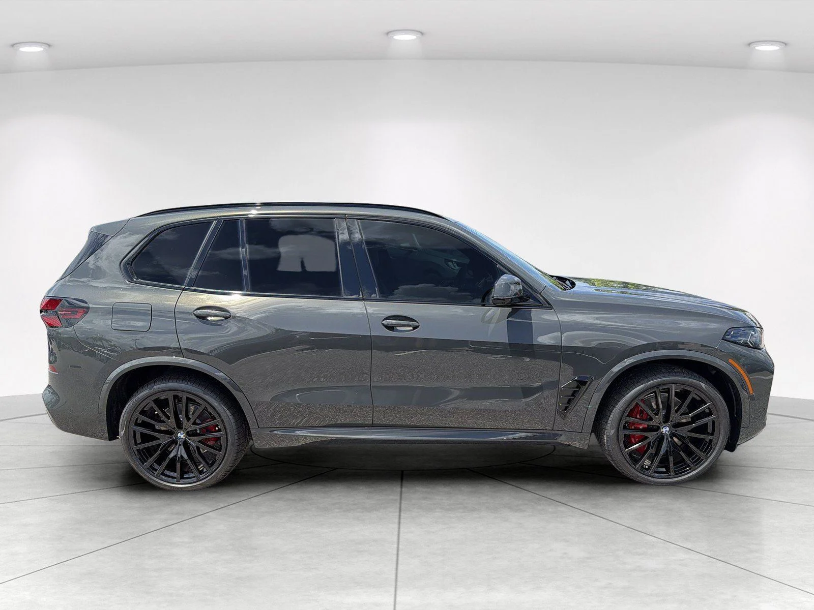 New 2026 Dravit Grey Metallic BMW sDrive40i image 3