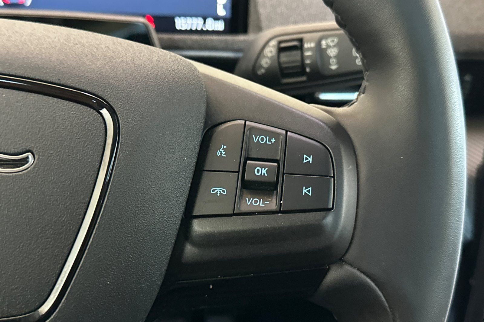 Used 2023 Blue Ford Premium image 26