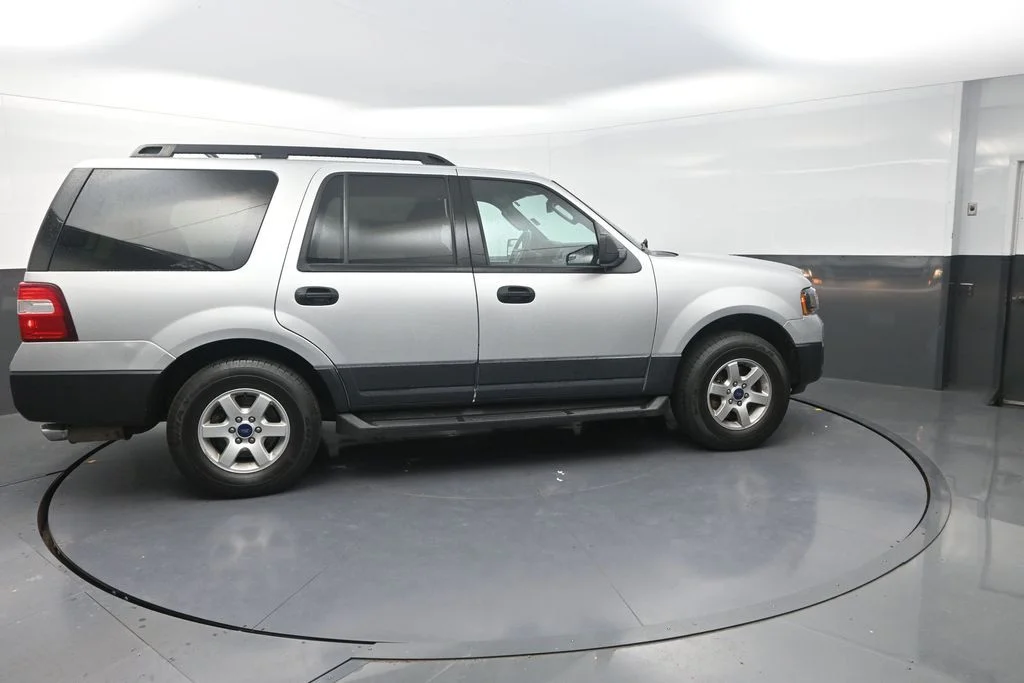 Used 2017 Silver Ford XL image 11