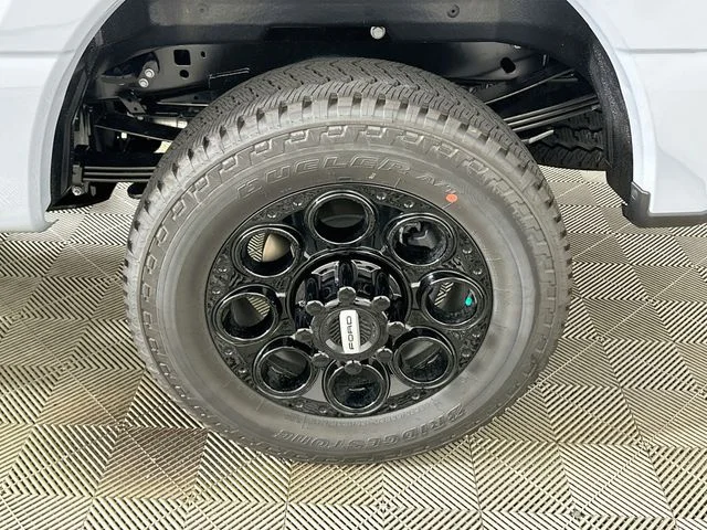New 2027 Gray Ford Lariat image 23