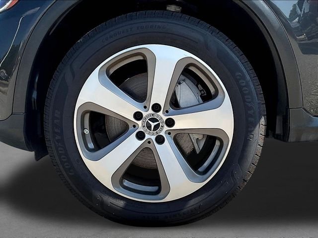 Used 2022 Gray Mercedes-Benz GLC 300 image 34