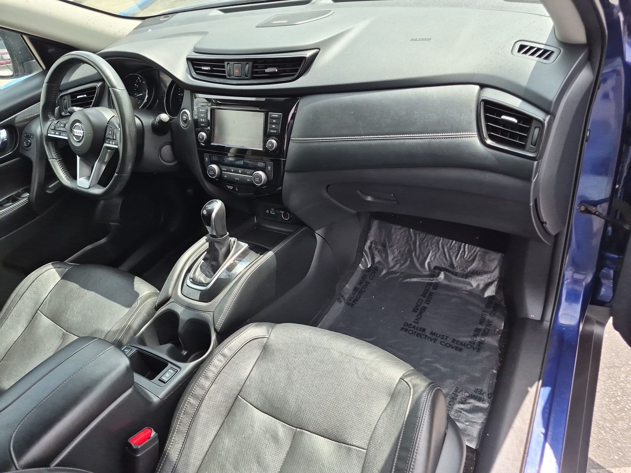 Used 2018 Caspian Blue Nissan SL image 32