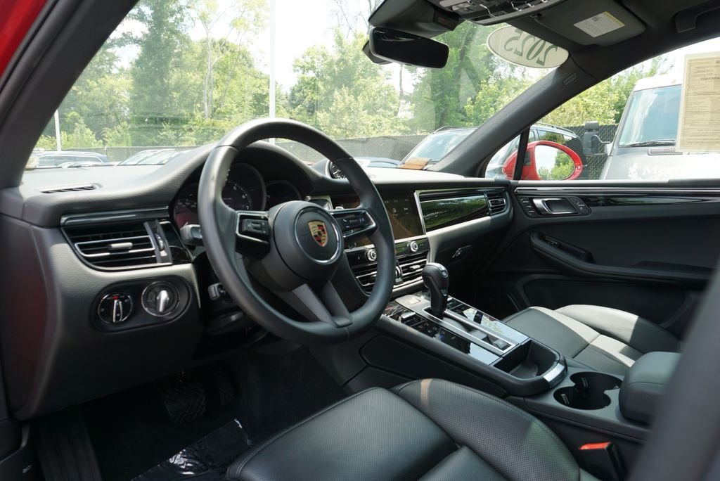 2025 Porsche Macan Base - Photo 10