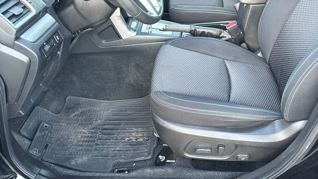 Used 2017 Black Subaru 2.5i Premium image 24