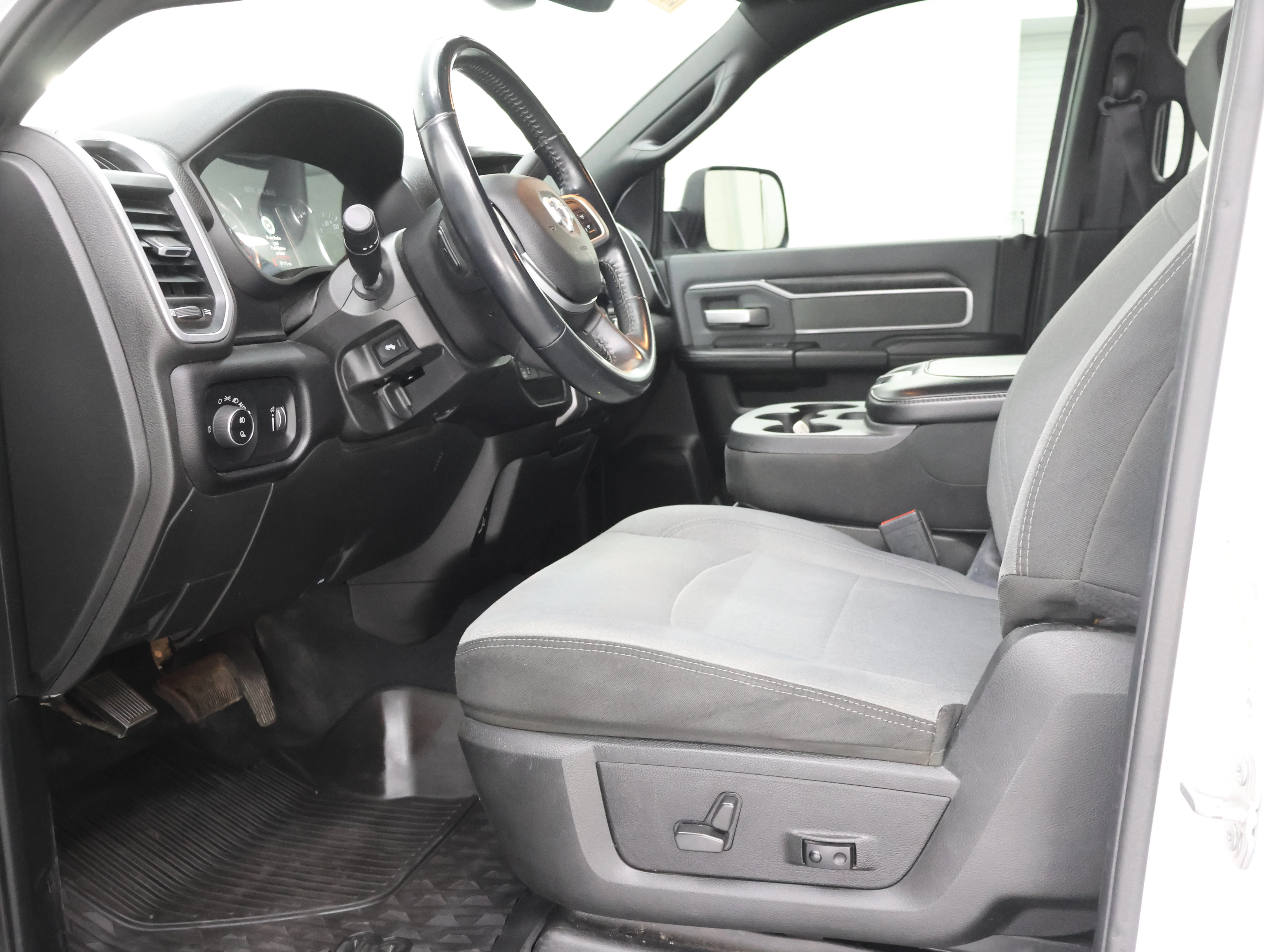 Used 2022 Bright White Clearcoat Ram Big Horn image 8