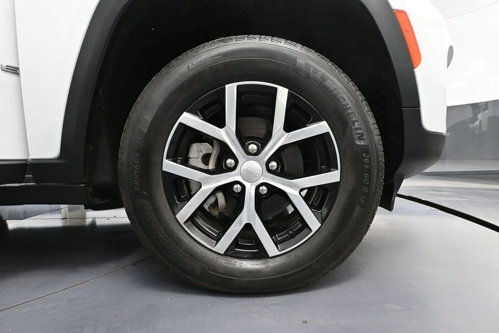 Certified Used 2024 White/off-white Jeep Limited image 15