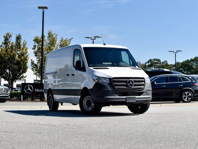 New 2026 Arctic White Mercedes-Benz Cargo 144 WB image 30