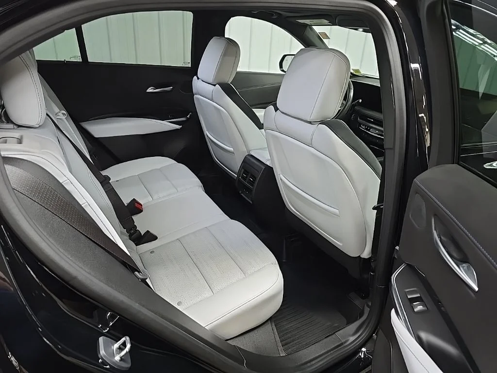 Used 2024 Black Cadillac Sport image 18