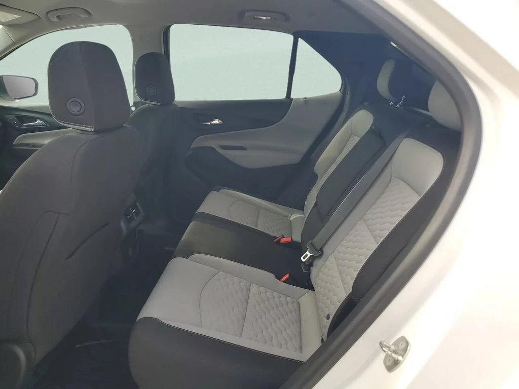 Used 2018 IRIDESCENT PEARL TRICOAT Chevrolet LT image 10