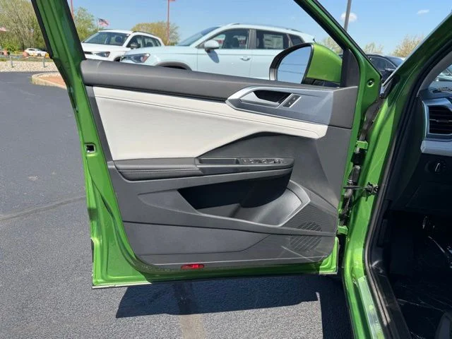 New 2026 Green Volkswagen 1.5T SE image 14