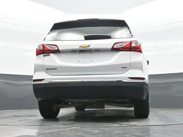 Used 2018 White Chevrolet LS image 18