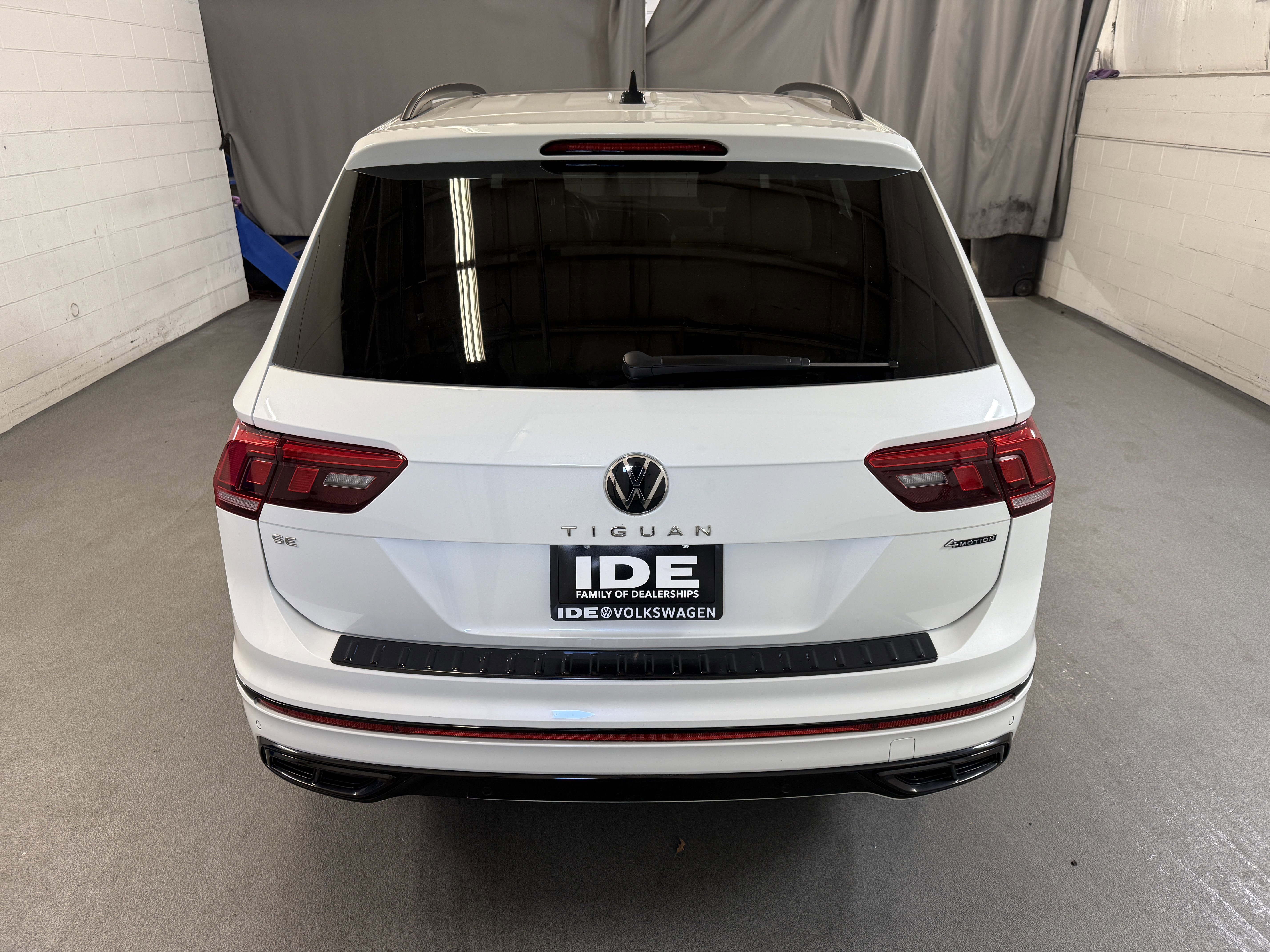 Used 2023 Opal White Pearl Volkswagen SE R-Line Black image 7