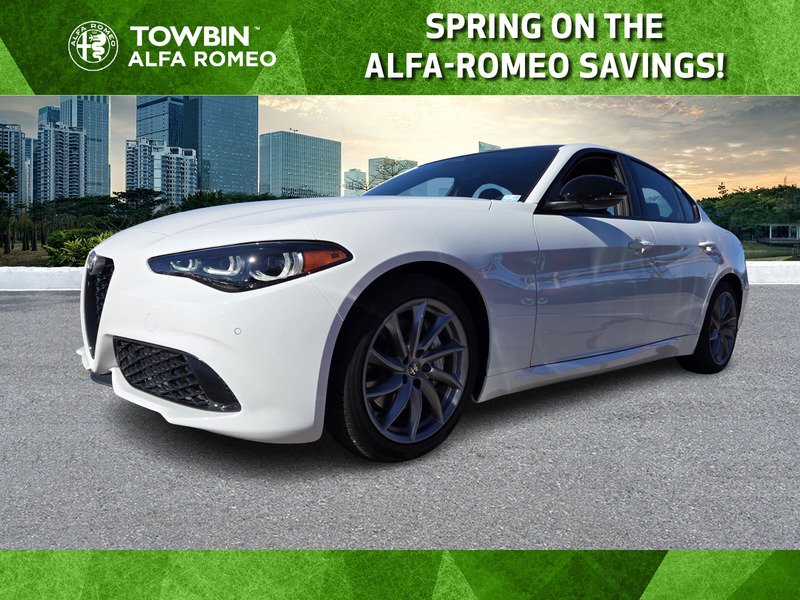 2025 Alfa Romeo Giulia Base