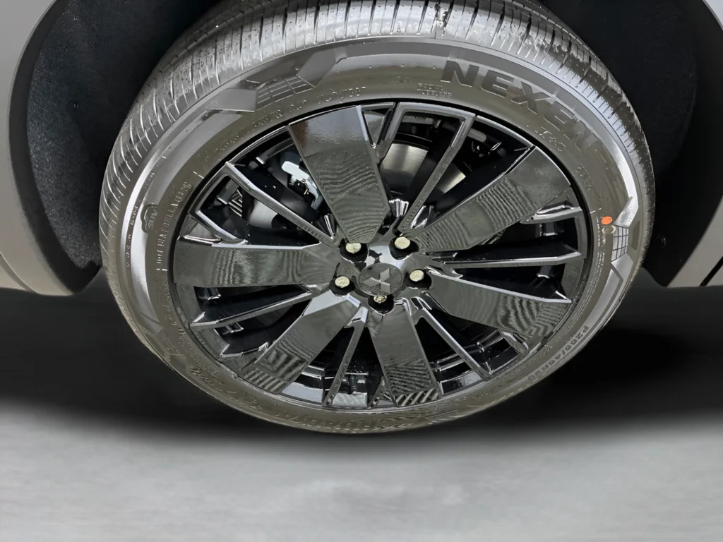 New 2026 Graphite Gray Mitsubishi LE 1.5T S-AWC image 41