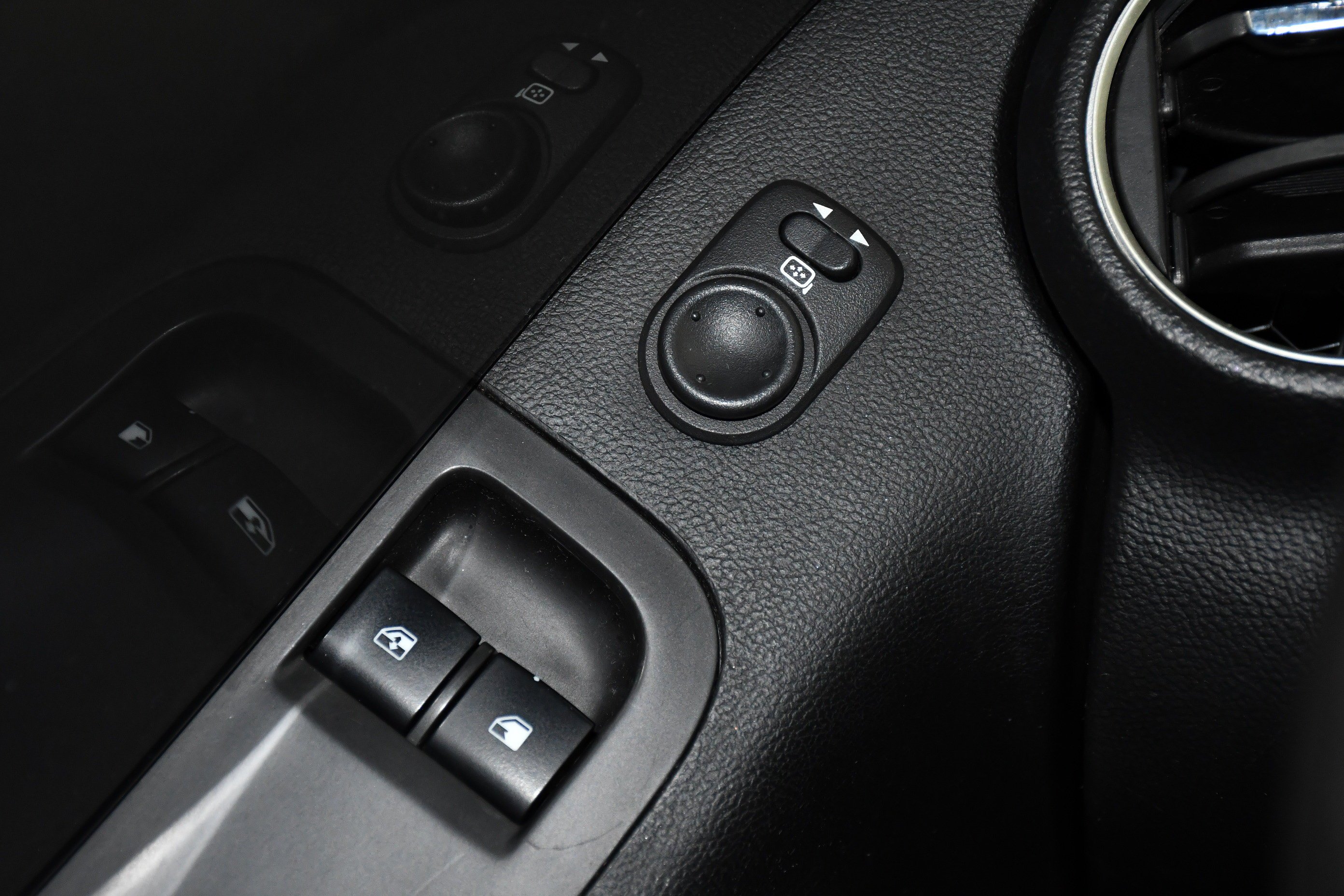 Used 2010 Black Chevrolet 2SS image 32