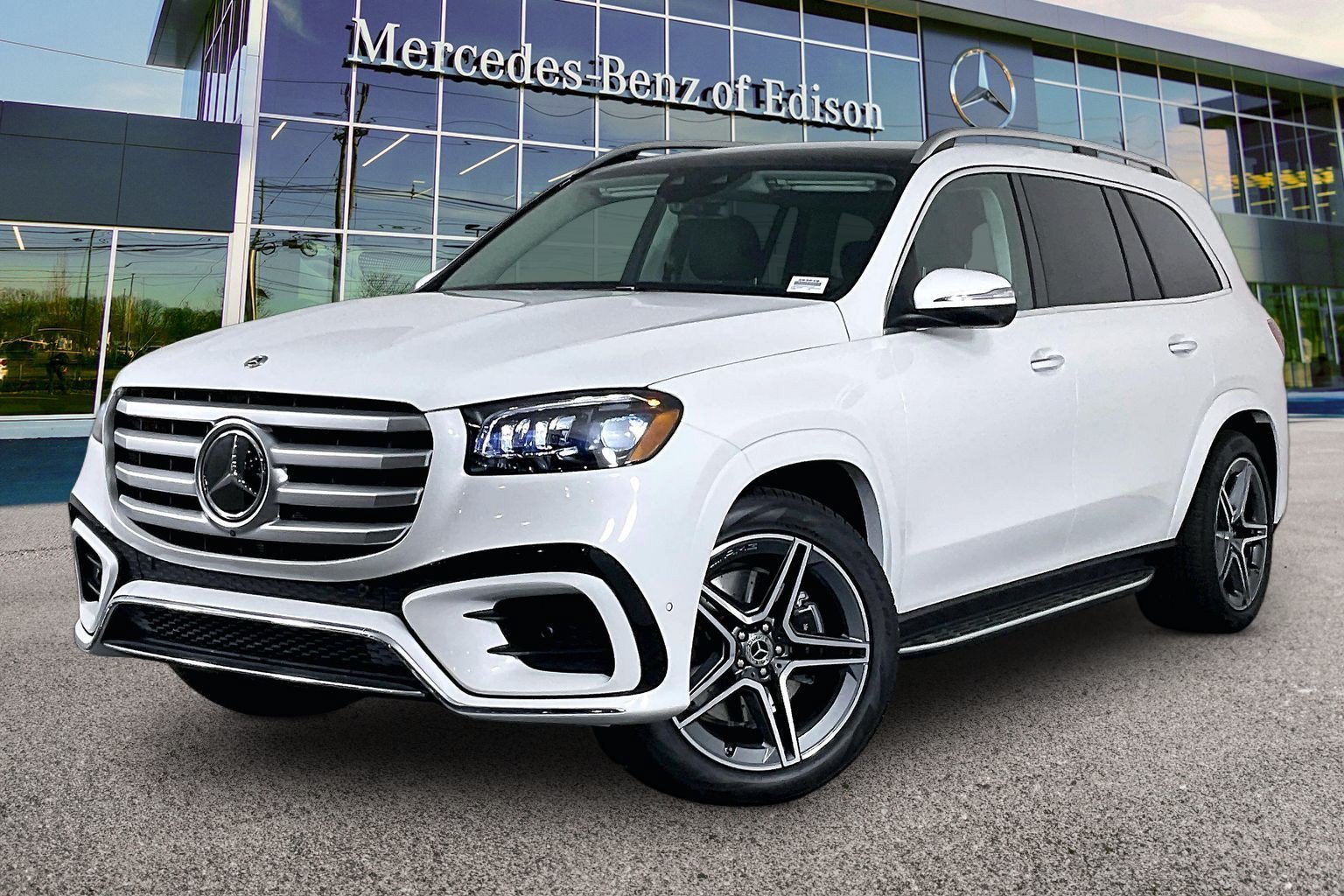New 2026 MANUFAKTUR Moonlight White Metallic Mercedes-Benz GLS 450 image 16