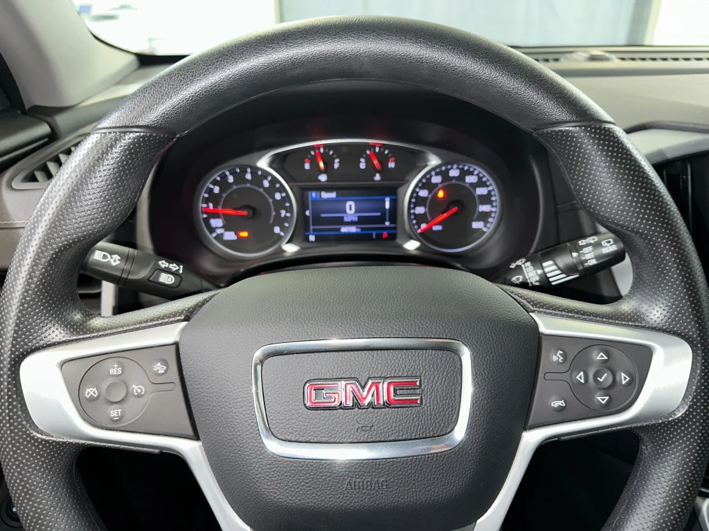 Used 2023 Sterling Metallic GMC SLE image 11