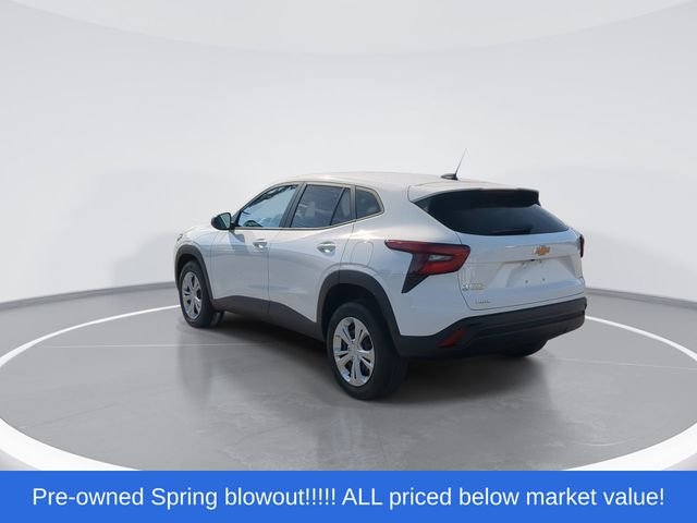 Used 2025 White Chevrolet LS image 6