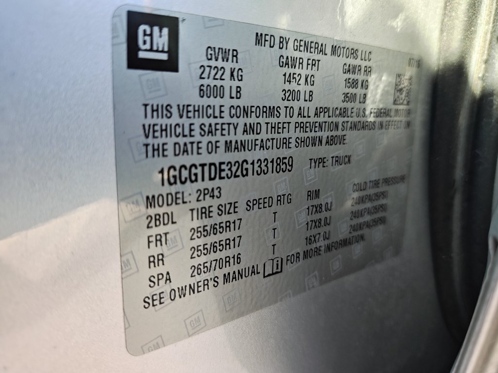 Used 2016 Silver Chevrolet Z71 image 26