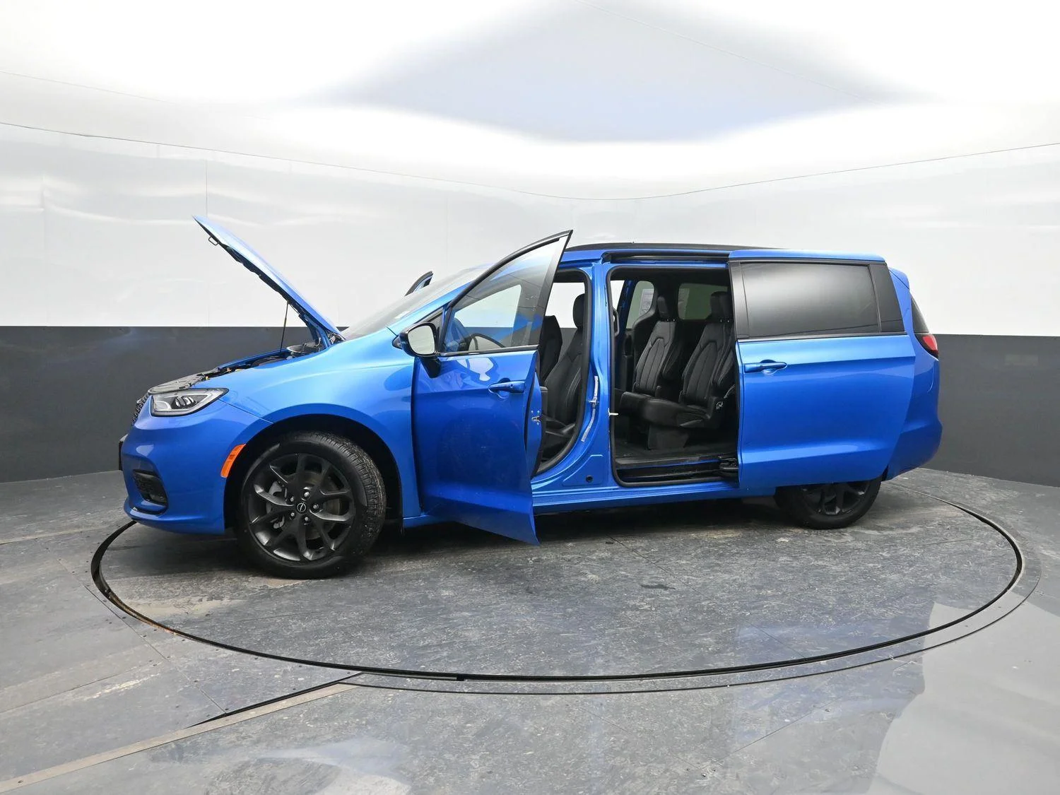 New 2026 Hydro Blue Pearl-Coat Exterior Paint Chrysler Select image 50