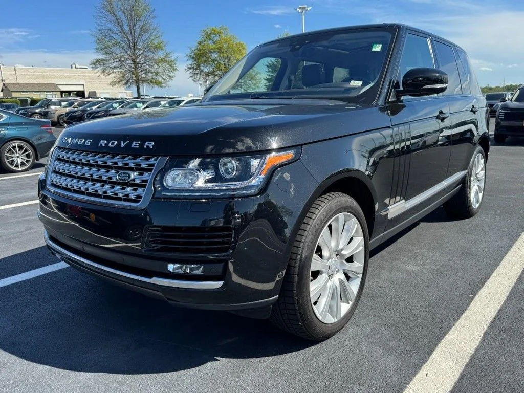 Used 2017 Santorini Black Land Rover HSE image 8