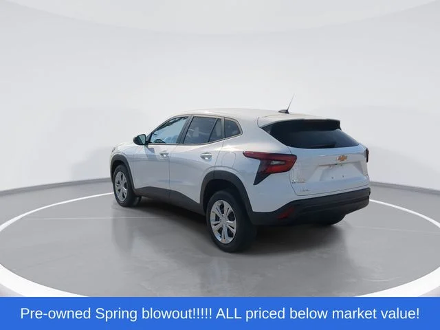 Used 2025 White Chevrolet LS image 6