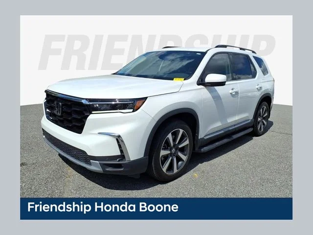 Used 2025 White Honda Touring image 1