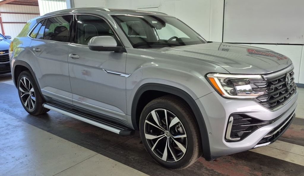 2025 Volkswagen Atlas Cross Sport 2.0T SEL Premium R-Line 4MOTION's photo
